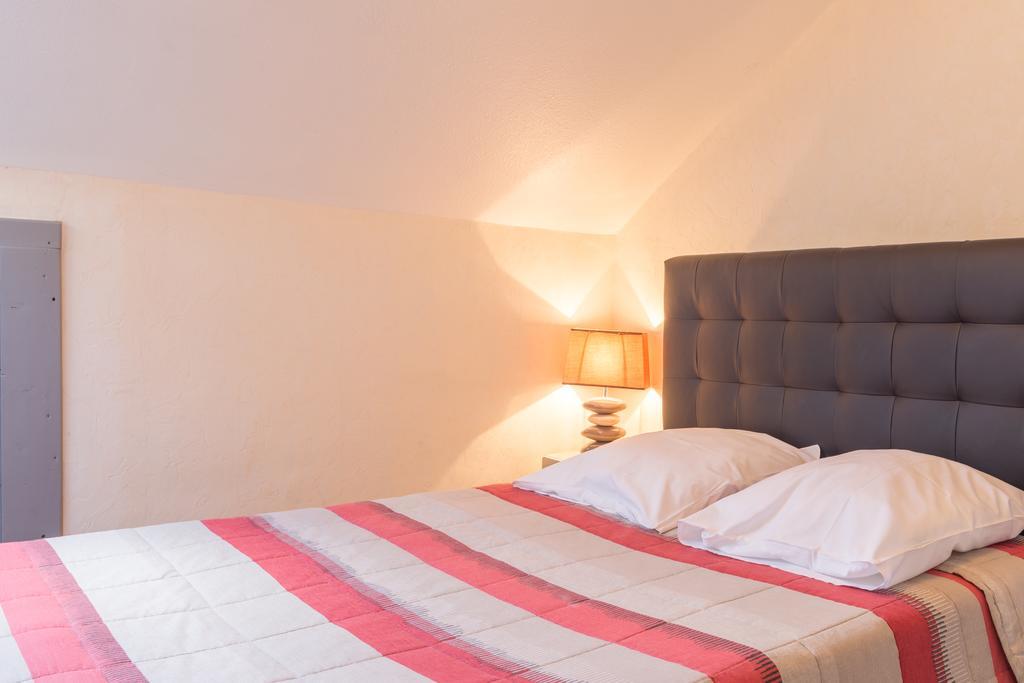 Alp'Hotel Voreppe Rom bilde