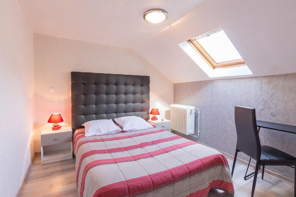 Alp'Hotel Voreppe Rom bilde